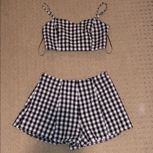 Super cute and trendy gingham set!
